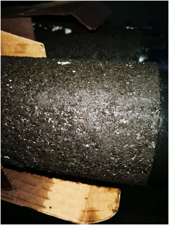 由于油品問題導致油氣分離器壓差高，空壓機潤滑油結膠，油濾堵塞，機器高溫報警(圖3)